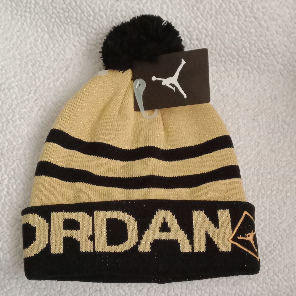 Nike Air Jordan Jumpman Youth Knit Cap Size One Size Beanie Winter Hat w/Pom NWT